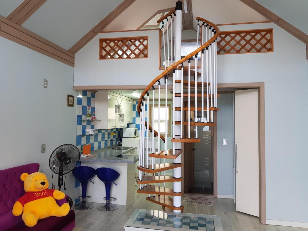 Rainbow Hill Pension Namhae Exterior foto