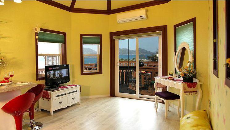 Rainbow Hill Pension Namhae Exterior foto